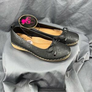 GC Women’s Kamara Ballet Flats Shoes With Bow And Silver Detail 5.5